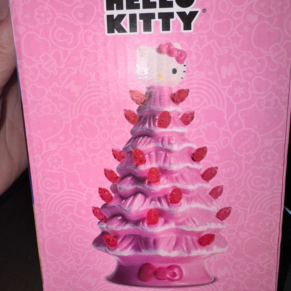 Hello Kitty Light up Tree - Picture 6 of 8